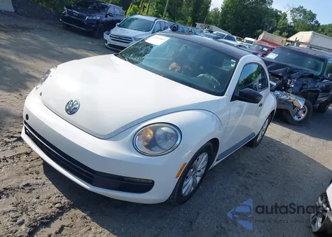 2013 Volkswagen Beetle 2.5L Entry z USA, uszkodzony, nr VIN 3VWFP7AT5DM667153